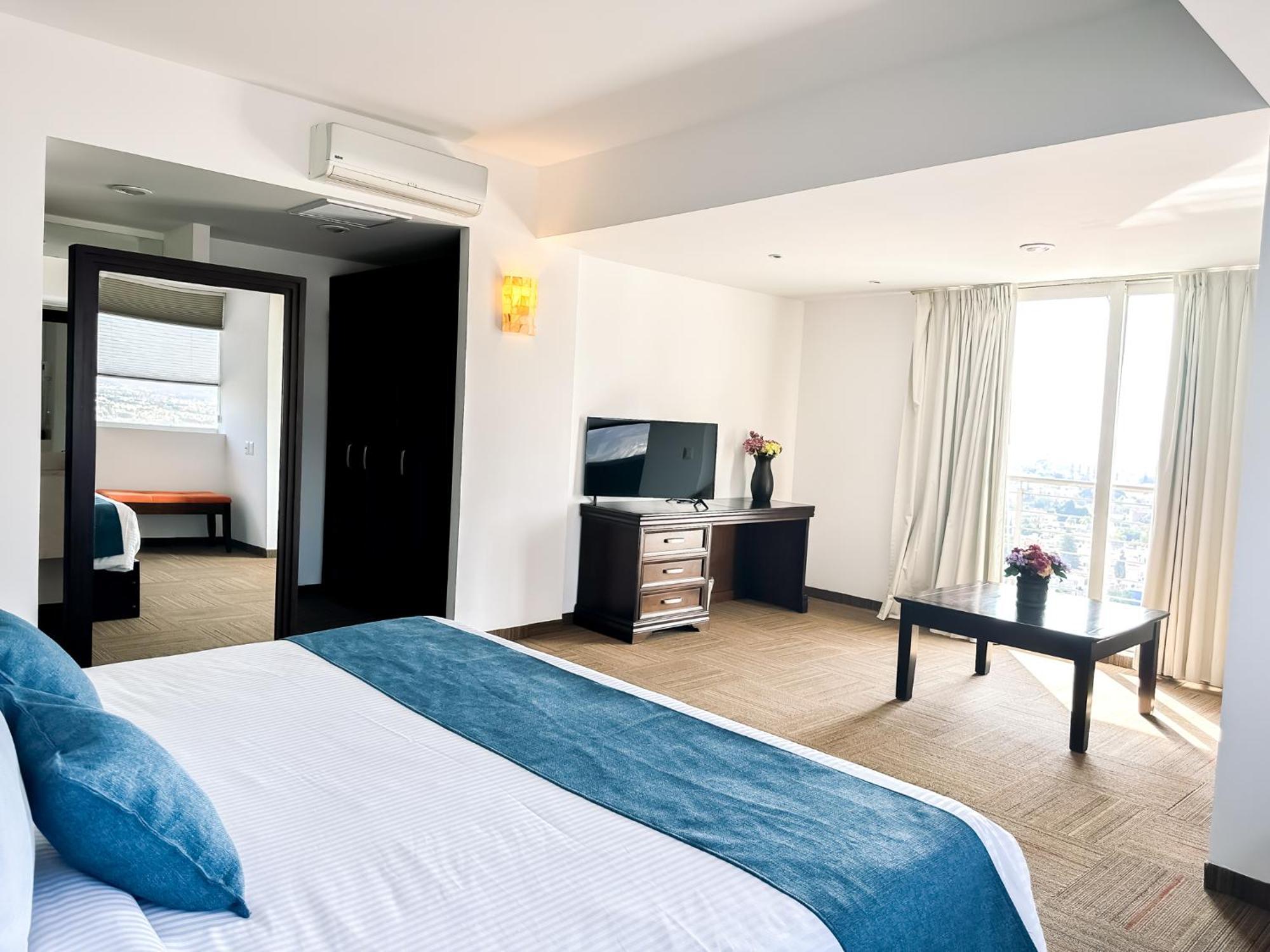 ホテル スタジアム レオン エクステリア 写真 Suite