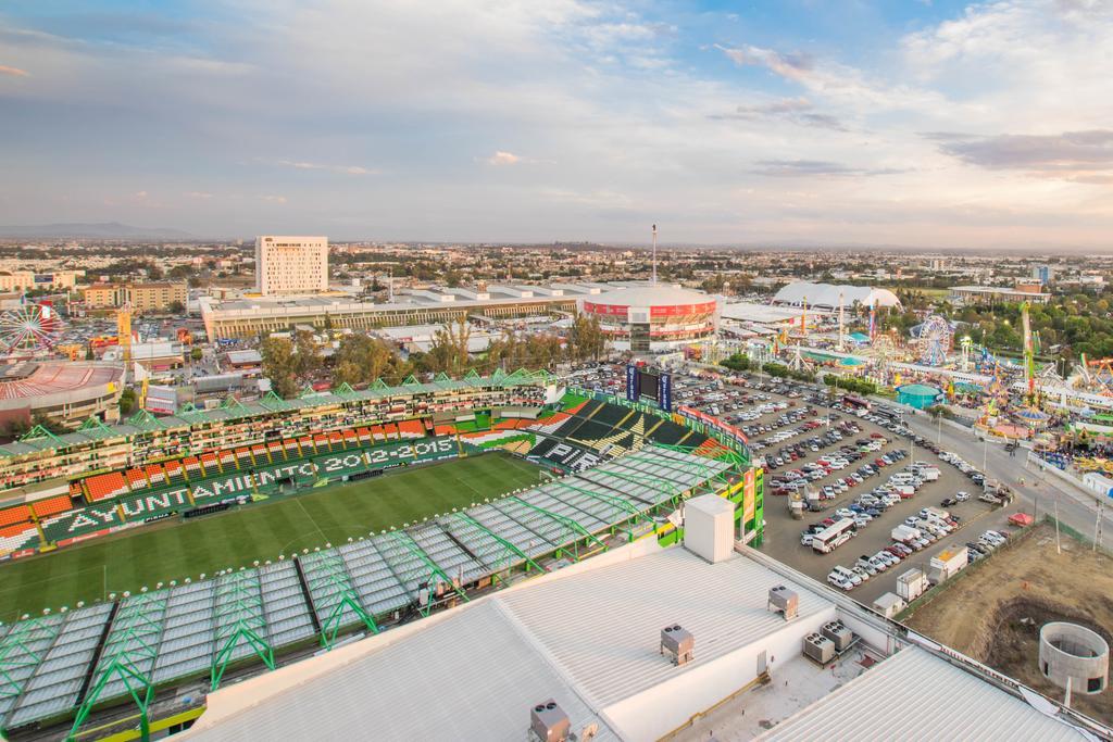 ホテル スタジアム レオン エクステリア 写真 Aerial view of the stadium