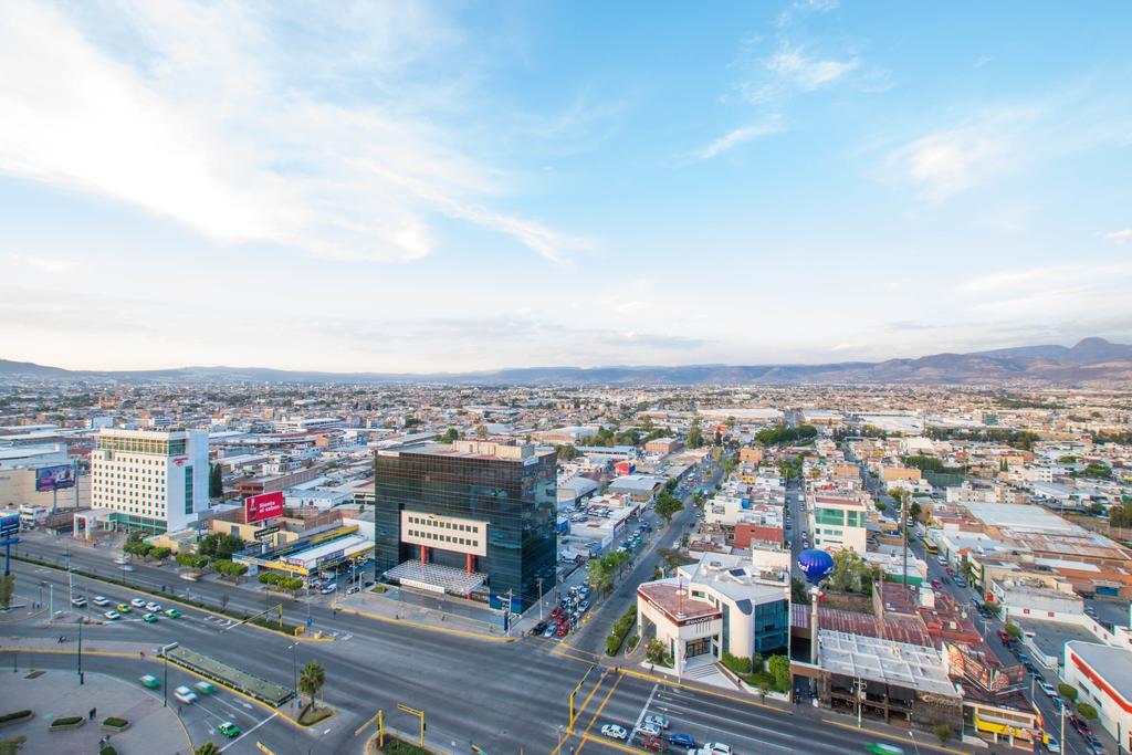 ホテル スタジアム レオン エクステリア 写真 View of the city