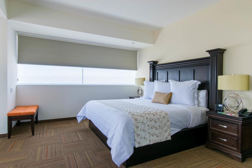 ホテル スタジアム レオン エクステリア 写真 A bedroom at the hotel