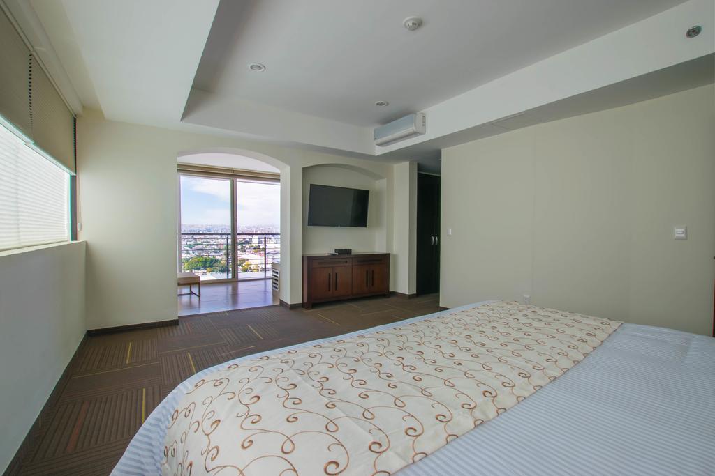 ホテル スタジアム レオン エクステリア 写真 A bedroom at the hotel